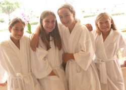 Keiki (children) of all ages enjoy spa and salon treatments at Maui’s Grand Wailea Resort Hotel & Spa. // © Grand Wailea Resort Hotel & Spa