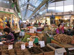 Gyeongdong Market // © Gaël Chardon