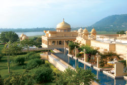 Superior Premiere rooms overlook Lake Pichola at Oberoi Udaivilas. // (c) David Swanson