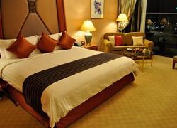 A guestroom at the Shangri-La Bangkok // © 2009 Shangri-La Bangkok