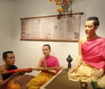 Rattanakosin: A life-size exhibit at the Rattanakosin Exhibition Hall demonstrates the history of the women police officers who where charged with protecting the female members of the Royal Family. //