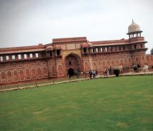 Visit the Red Fort. // © 2012 Janeen Christoff Visit the Red Fort. // © 2012 Janeen Christoff