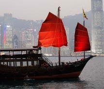 The Aqua Luna // © 2010 Hong Kong Tourism Board_square