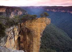 Hanging Rock at Blackheath in Australia’s Blue Mountains // © Tourism Australia