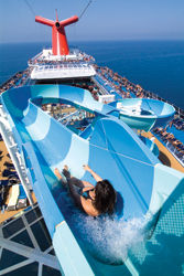 Carnival Splendor’s 214-foot-long Twister Waterslide is a main attraction for kids. // (c) Carnival