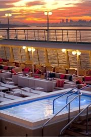 The new Jacuzzi onboard the Crystal Symphony // © 2010 Crystal Cruises