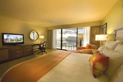 The rooms at the Waikiki Beach Marriott have been redone, but the “greenness” of the resort also impresses guests. // (c) Waikiki Beach Marriott
