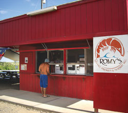 Romy’s Kahuku Prawns and Shrimp serves up delectable seafood. // (c) Kathy chin Leong