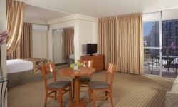 Aqua Introduces Waikiki Pearl // (c) 2009