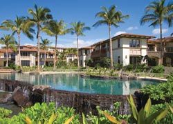 Wailea Beach Villas features a convenient location close to shopping. // © 2009