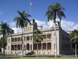 Exterior of Iolani Palace, Honolulu. // (c) David Cornwell