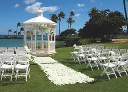 The Kahala Hotel & Resort recently unveiled a new wedding/honeymoon package for couples. // © 2010 The Kahala Hotel & Resort
