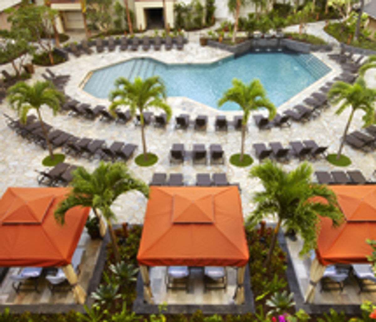 Hilton Hawaiian Village® Waikiki Beach Resort Tapa Pool Cabanas