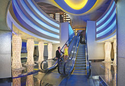 Planet Hollywood Resort & Casino adopts the sleek style of Hollywood and the glitz of Las Vegas. // (c) Planet Hollywood