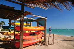 Sea kayaking is a popular sport at Cabo Pulmo. // © Janice Mucalov