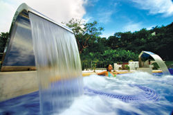 Loma del Mar’s outdoor Thalasso pool. // (c) Michael Lowe