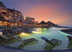  The infinity-edge pool at Capella Pedregal // (C) 2010 Capella Pedregal