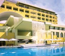 Now through Dec. 21, 2013, guests staying at least three nights at Secrets Marquis Los Cabos can book the Golf & Spa Package.  // © 2012 AM Resorts