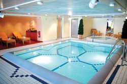 Mozart is the only European riverboat to offer an indoor pool. // (c) Deilmann Cruises