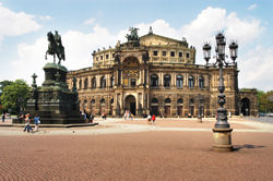 Peter Deilmann Cruises’ Classical Music Sailings take clients to the Semper Opera House in Dresden. // (c) Peter Deilmann