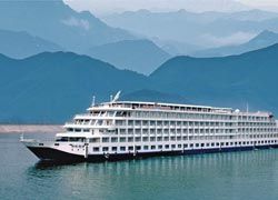Century Sky on the Yangtze River // (C) 2010 Century Cruises