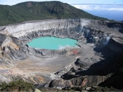 Costa Rica's Poás Volcano crater // (c) Peter Andersen 2005