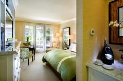 L'Auberge del Mar guest room // (c) 2008 L'Auberge del Mar