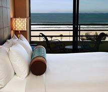 A guestroom at the Hilton Waterfront Beach Resort // © 2010 Hilton Waterfront Beach Resort A guestroom at the Hilton Waterfront Beach Resort // © 2010 Hilton Waterfront Beach Resort
