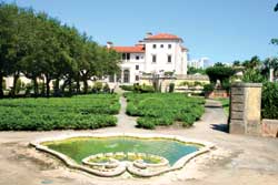 Vizcaya Museum and Gardens // (c) Jeff Muceus