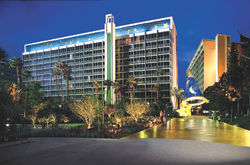 Clients who stay at Disney’s Paradise Pier Hotel now enjoy special perks. // (c) Disney