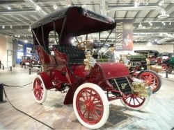 Brass-era buggies and other classic cars are on display // © Fountainhead Antique Auto Museum 2009