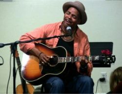 Guy Davis will perform at the 2010 Alaska Folk Festival // (c) Skip Gray, Alaska Folk Festival