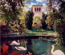 Hotel Bel Air to Close // (c) 2009