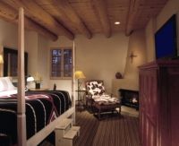 A Traditional Room at the Rosewood Inn of the Anasazi //© Rosewood Inn of the Anasazi 2009