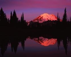Upper Tipsoo Lake // (c) 2008 Stephen Penland