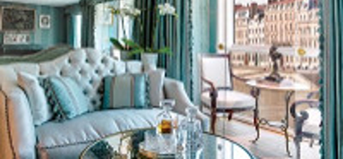 Image: Suite (Photo Credit: Uniworld River Cruises)