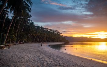 Philippines Island Hopping: Clear Skies & Blue Waters