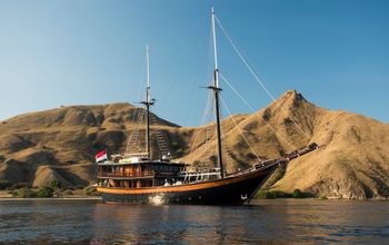 Dunia Baru exterior.