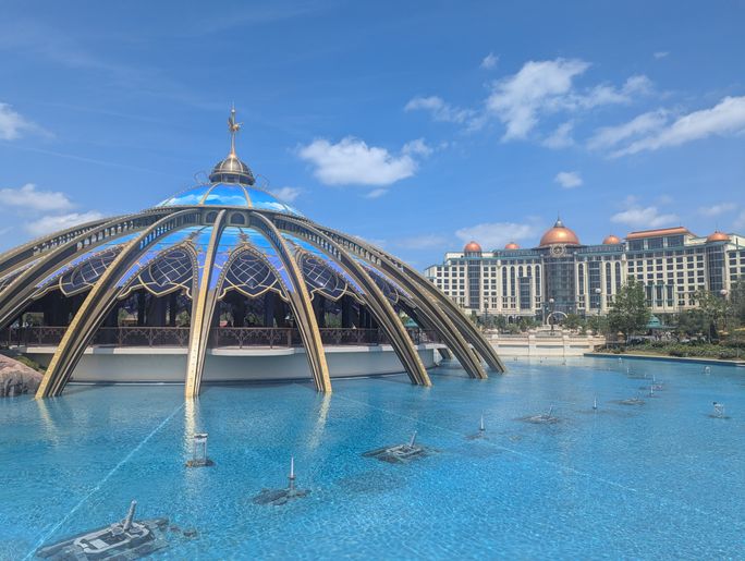 Epic Universe and Helios Hotel Epic Universe, Helios Hotel, Universal Orlando, Florida, resort, theme park,