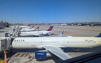 Delta Airlines planes, Atlanta airport