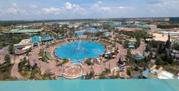 Epic Universe, theme park, Helios Hotel, Helios Bar