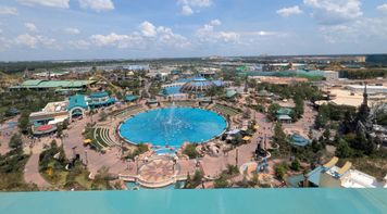 Epic Universe, theme park, Helios Hotel, Helios Bar