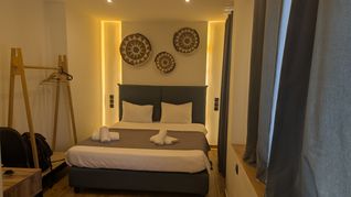Versions Athens room