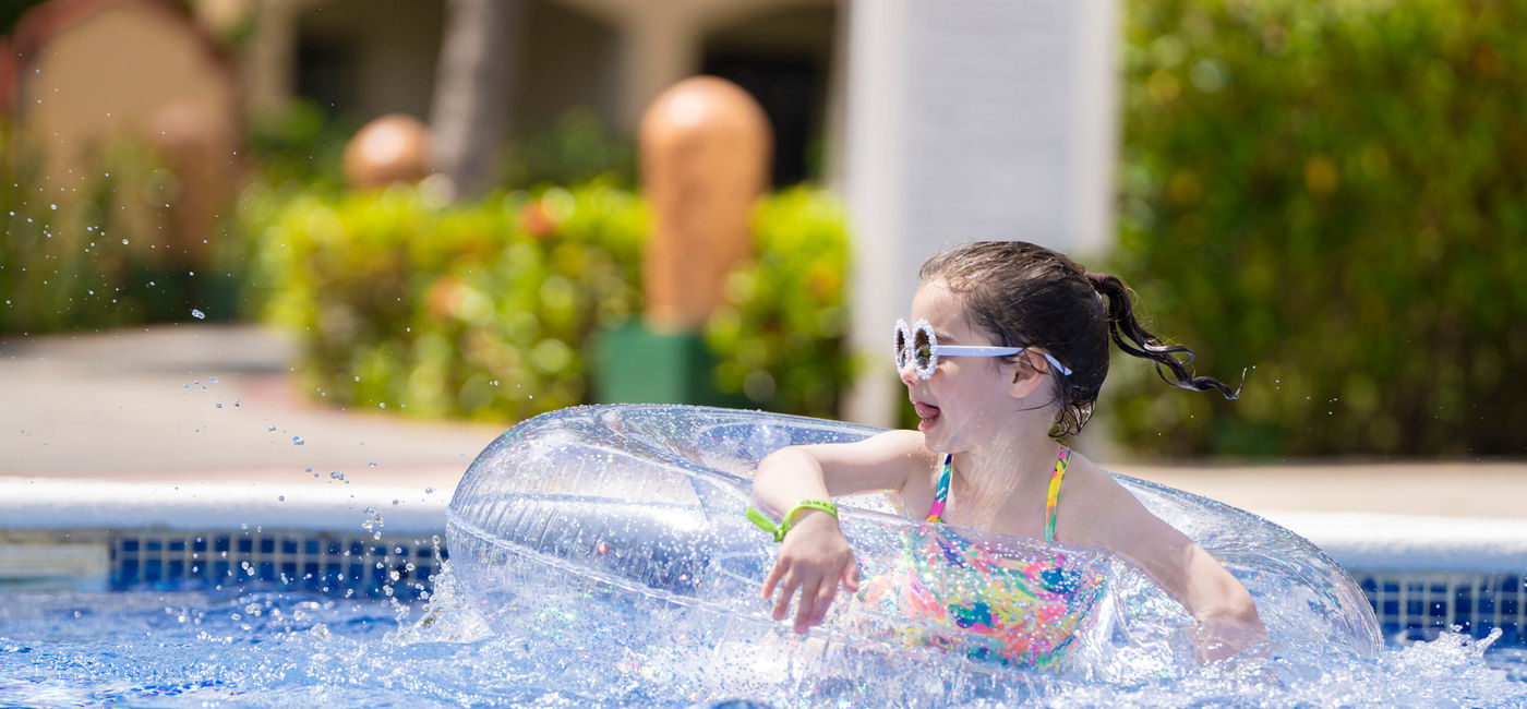 Image: Kids in the pool at Majestic Colonial resort in Punta Cana. (Photo Credit: Majestic Resorts)
