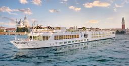 Uniworld Boutique River Cruises, venice river cruise, italy river cruise, la venezia, river cruise ships