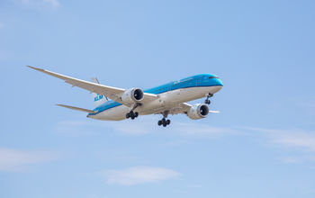 KLM Boeing 787 in flight 
