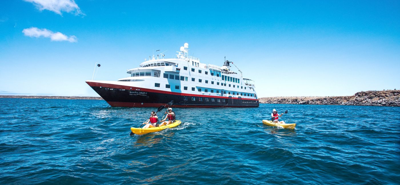 Image: Travel advisors explored the archipelago while kayaking, snorkeling, hiking and taking scenic cruises on a glass-bottom boat (Photo Credit: HX)