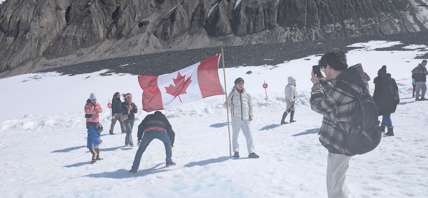 Image: Le champ de glace Columbia dans le parc national Jasper (Photo Credit: Bert Archer)