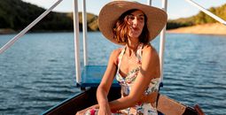 Agent Lovers -  A Whole Month of Surprises Just for You