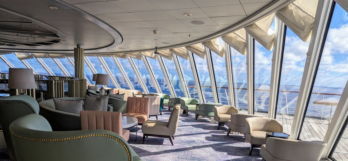 Image: Crystal Serenity Palm Court. (Photo Credit: Claudette Covey)
